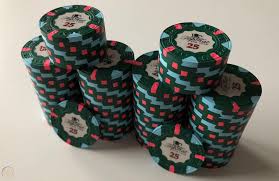 A Review of the 300 Paulson Tophat and Cane Poker Chips With Wooden Case